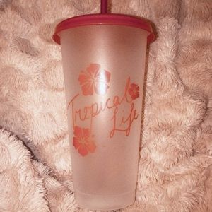 𝐁𝐄𝐀𝐂𝐇𝐘 𝐓𝐔𝐌𝐁𝐋𝐄𝐑 𝐂𝐔𝐏